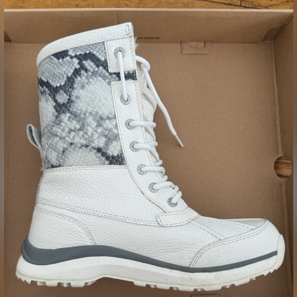 UGG Adirondack III Boot, White and Gray,  Patterned Winter Boots, NEW